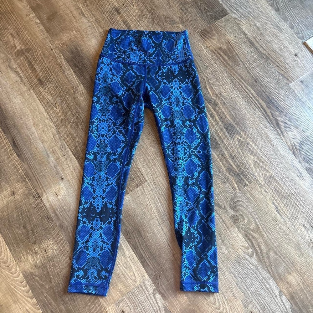 Lululemon blue snake print leggings